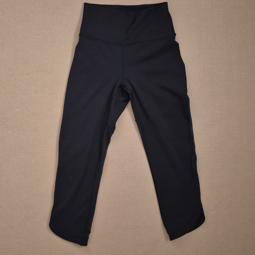 Lululemon Athletica Size 4 Black Cropped Yoga Stylel Pants